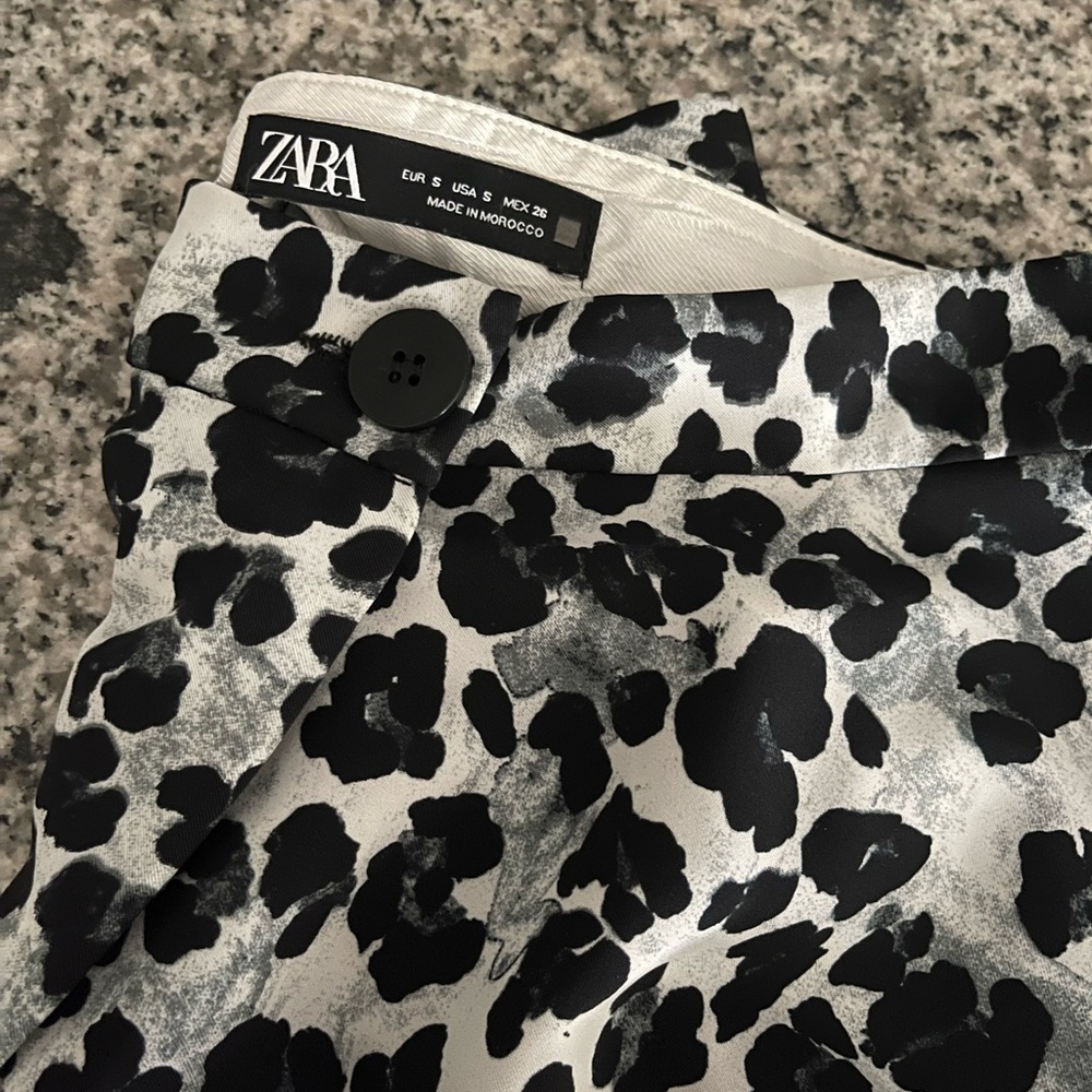 Zara Black and White Leopard Print Skirt - Picture 3 of 3